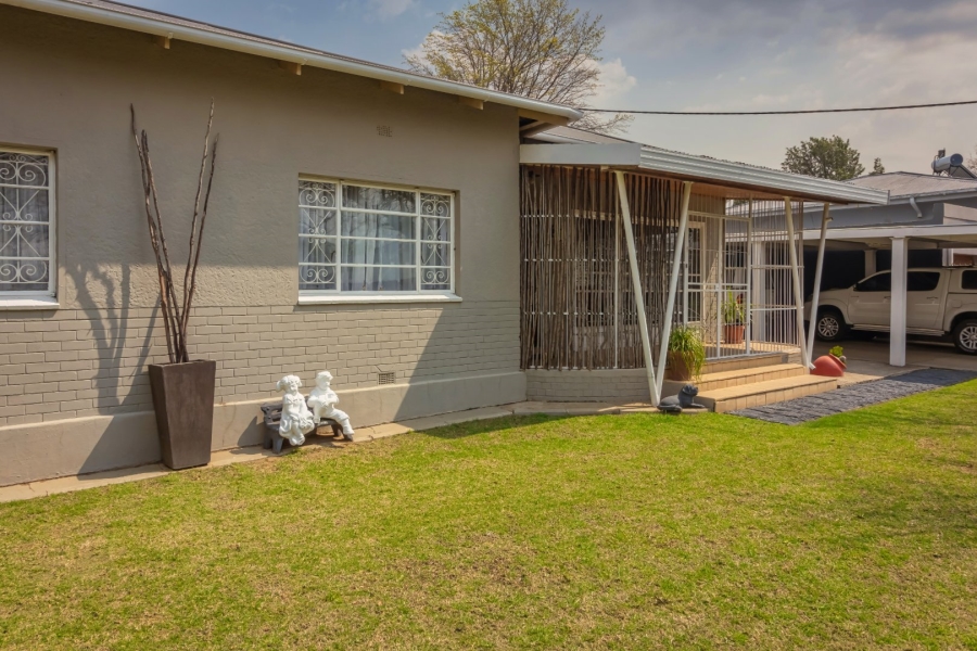 4 Bedroom Property for Sale in Kroonheuwel Free State